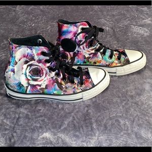 Fun floral print Converse gently worn size 6